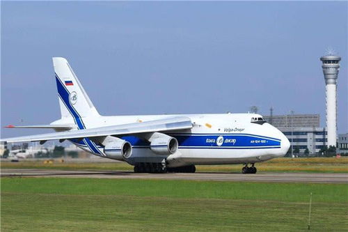 俄出動(dòng)安-124運(yùn)輸機(jī)接蘇-57回家，航空力量的壯麗篇章