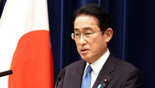 日本首相的吃相引發(fā)熱議，公眾形象與餐桌禮儀的微妙關系