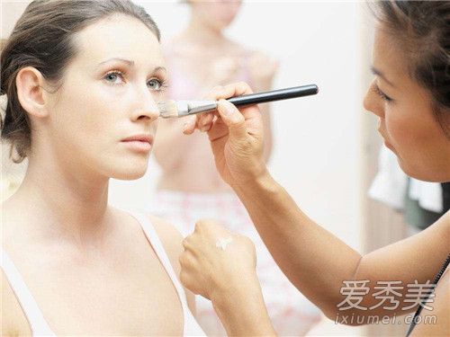 女子整形后遭遇逆生長之痛，花12萬整形后竟被說老了10歲