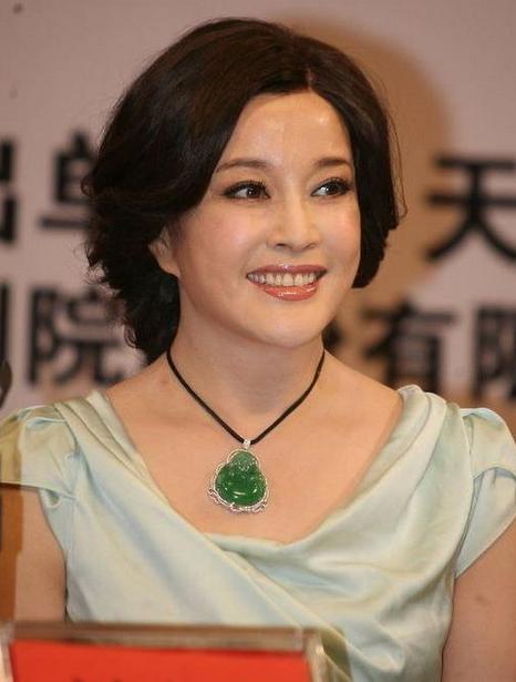 前男友索賠504萬，劉曉慶情感風(fēng)波再起波瀾