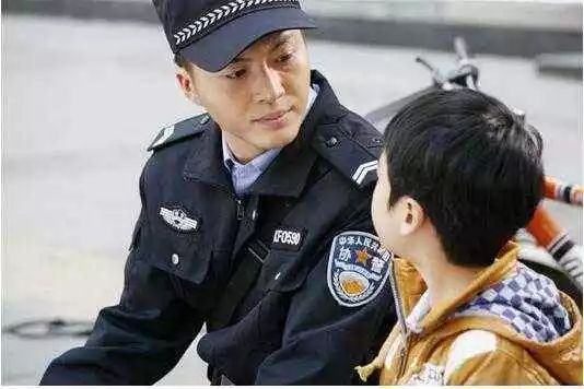 我是刑警背后的真實(shí)力量，群演中的真警察政委