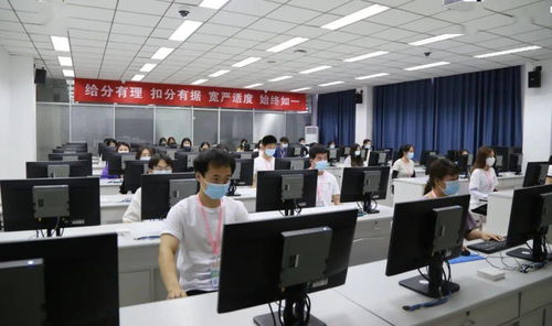 美國女子含淚直呼，美國，你為何撒謊？