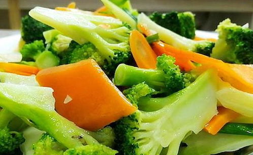 大媽排隊燙頭，滿屋西蘭花的獨特風情