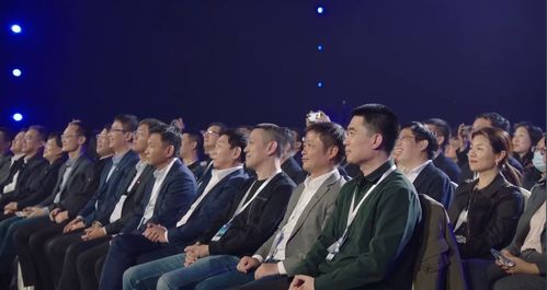 大爺開(kāi)小米SU7 Ultra引圍觀