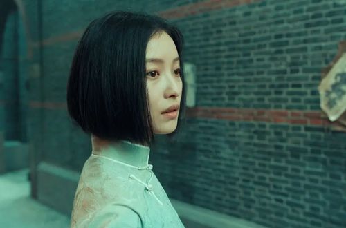 朱一龍倪妮撐一把傘好養(yǎng)眼