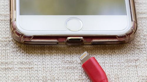 iPhone電源，智能手機(jī)的必備配件，iPhone必備電源配件，智能手機(jī)的最佳伴侶