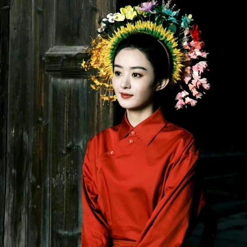 吳奇隆現(xiàn)身泉州體驗(yàn)簪花文化