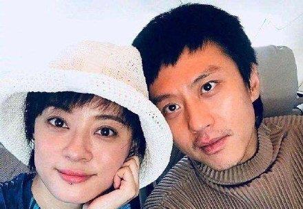 鄧超發(fā)文悼念朱媛媛 狗頭表情引爭(zhēng)議