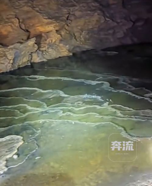 張家界溶洞垃圾堆7層樓高 誰該臉紅 張家界溶洞垃圾堆7層樓高 誰該臉紅