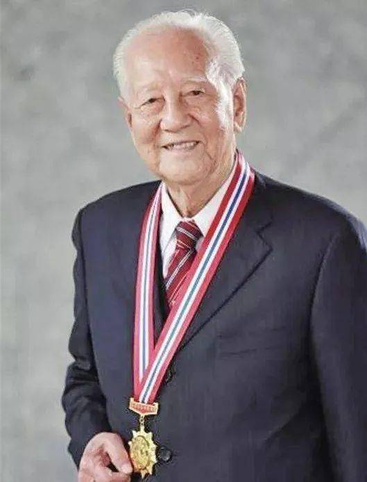 黃旭華院士今日在廣東家鄉(xiāng)安葬(黃旭 華)