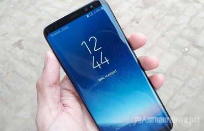 三星新廣告暗諷蘋果,三星嘲笑iphone x的廣告